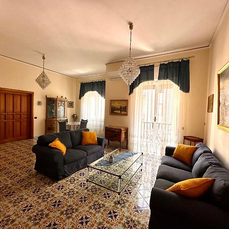 Maman Suite, City Center Near Molo Beverello Neapol Zewnętrze zdjęcie
